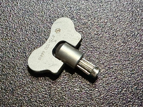 Bottom photo of Medtronic 875-100 Key for TrimLine Self Retaining Retractor Frame