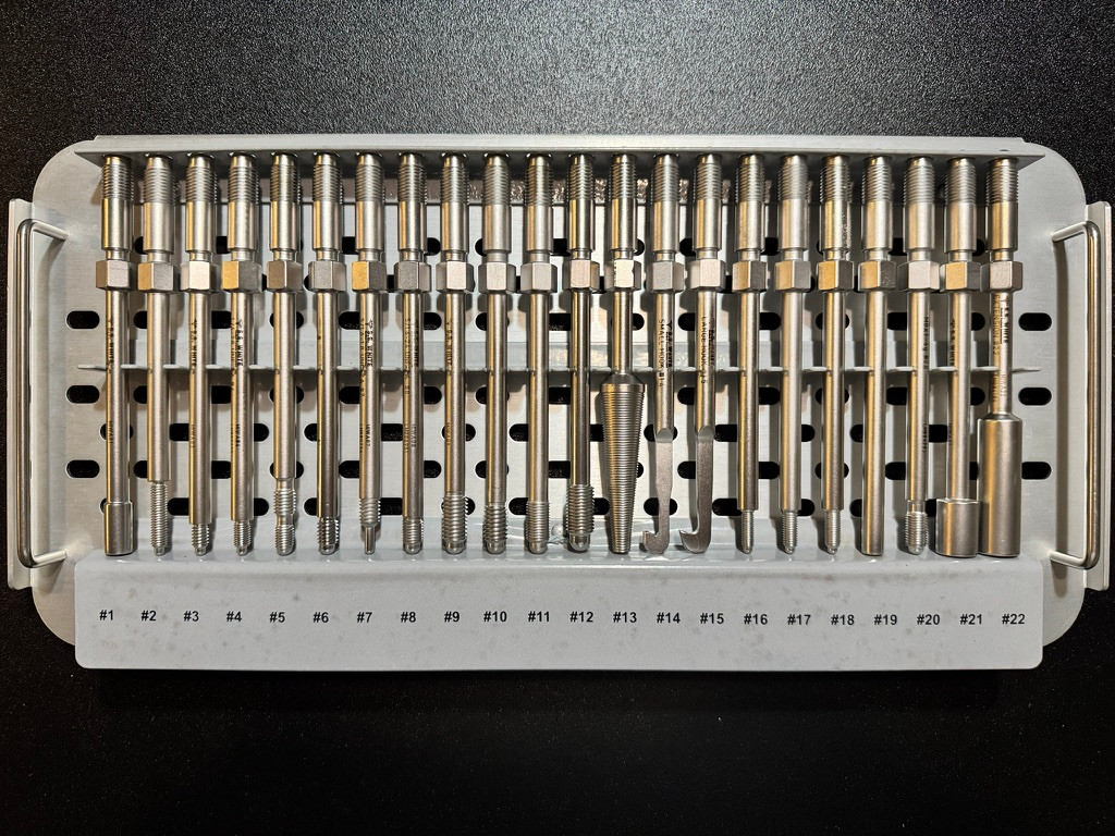 Case 2 top photo of Winquist II Universal IM Nail Extraction System