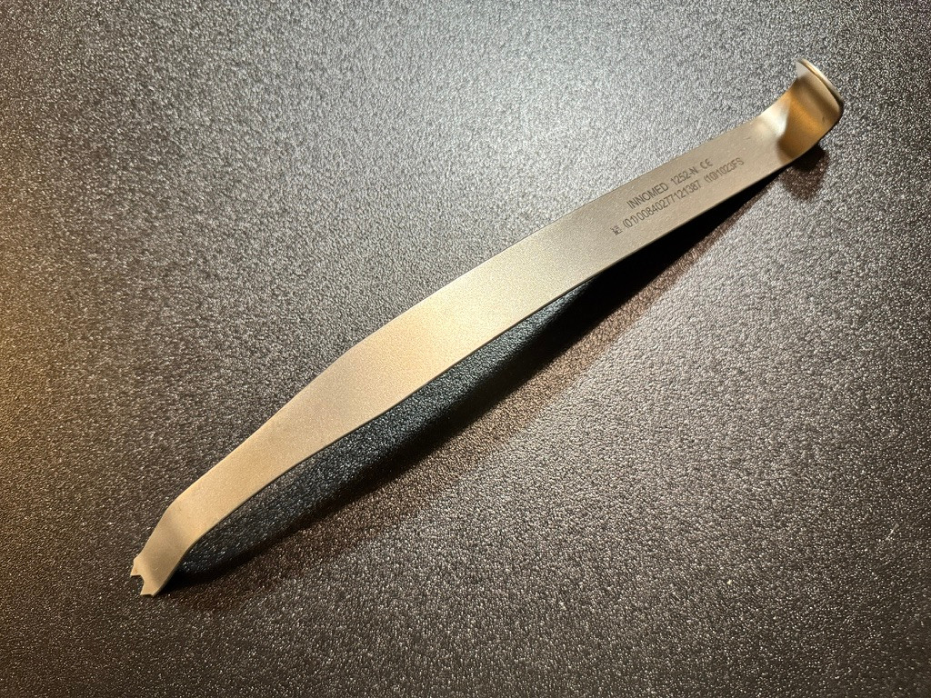 Photo of Innomed 1252-N Modified Thin Glenoid Retractor, Narrow