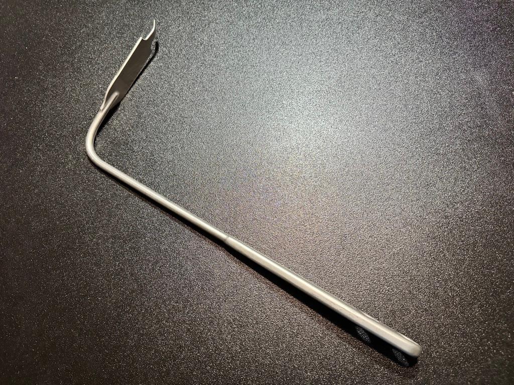 Side photo of Stryker 509575 Wide Right Angle Hip Retractor