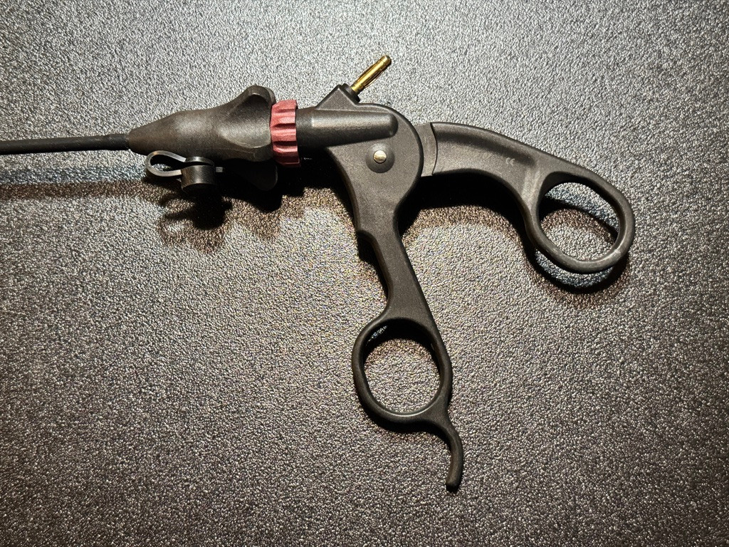 Handle photo of Surgical Direct SD13108-77 Laparoscopic Atraumatic Grasper, 5mm X 34cm