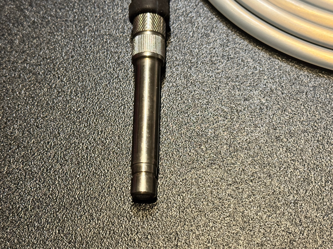 Light source post photo of Globus 632.300 Fiber Optic Light Cable