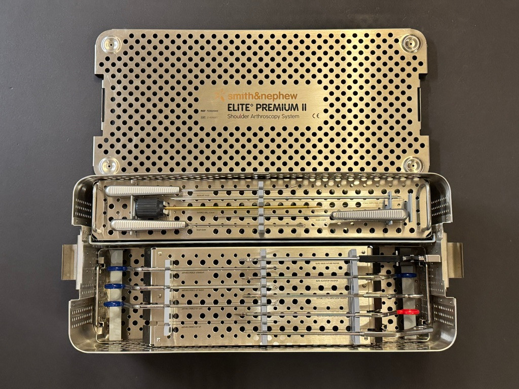 Photo of Smith & Nephew 72202503 ELITE PREMIUM II Shoulder Arthroscopy System