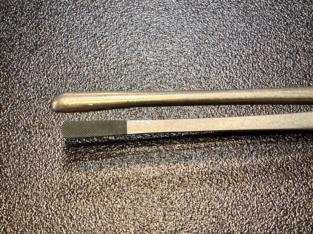 Jaw photo of Jarit 135-257 Carb-Bite Wangensteen Tissue Forceps, 5mm, 9"