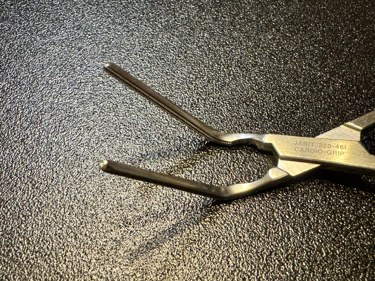 Jaw photo of Jarit 320-461 DeBakey Multi-Purpose Clamp, ANG 60°, 6"