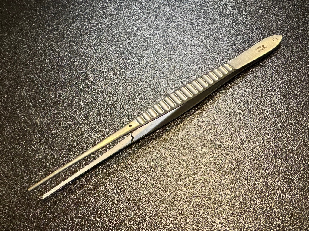 Photo of Pilling 468220 Cushing Tissue Forceps, 1 X 2 Teeth, 7"