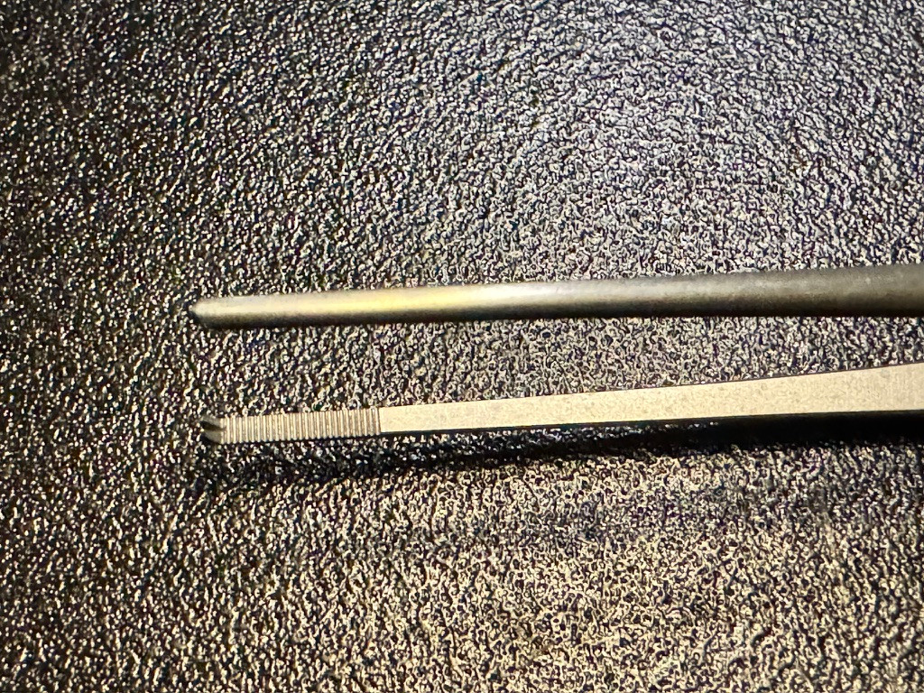 Jaw photo of Pilling 468220 Cushing Tissue Forceps, 1 X 2 Teeth, 7"