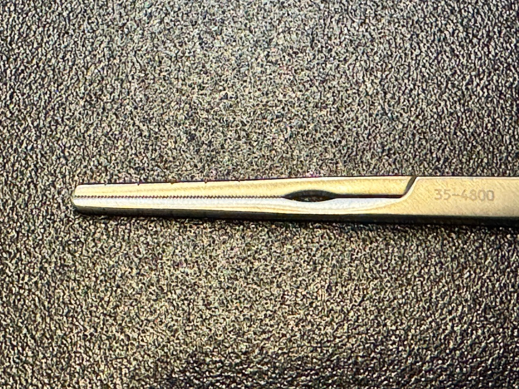 Jaw photo of Pilling 354800 Cooley Pediatric Patent Ductus Clamp, STR, 6.75"