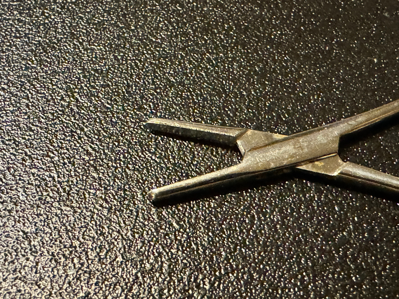 Jaw photo of Codman 30-9010 Castaneda Suture Tag Forceps #4