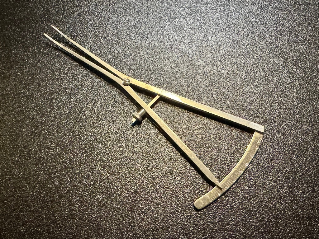 Bottom photo of KLS Martin 35-135-18 Large Castroviejo Caliper, CVD, 7"