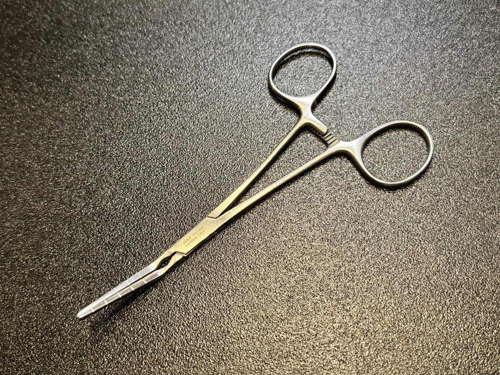 Photo of Jarit 320-412 Cooley Pediatric Clamp, ANG Jaws, 5.5"