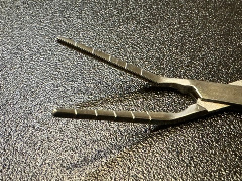 Jaw photo of Jarit 320-412 Cooley Pediatric Clamp, ANG Jaws, 5.5"