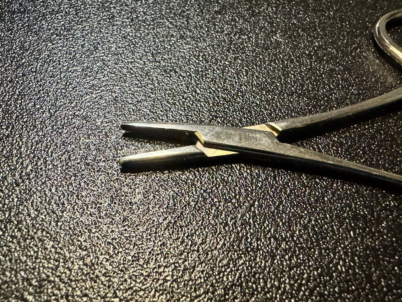 Jaw photo of Codman 30-9007 Castaneda Suture Tag Forceps #1