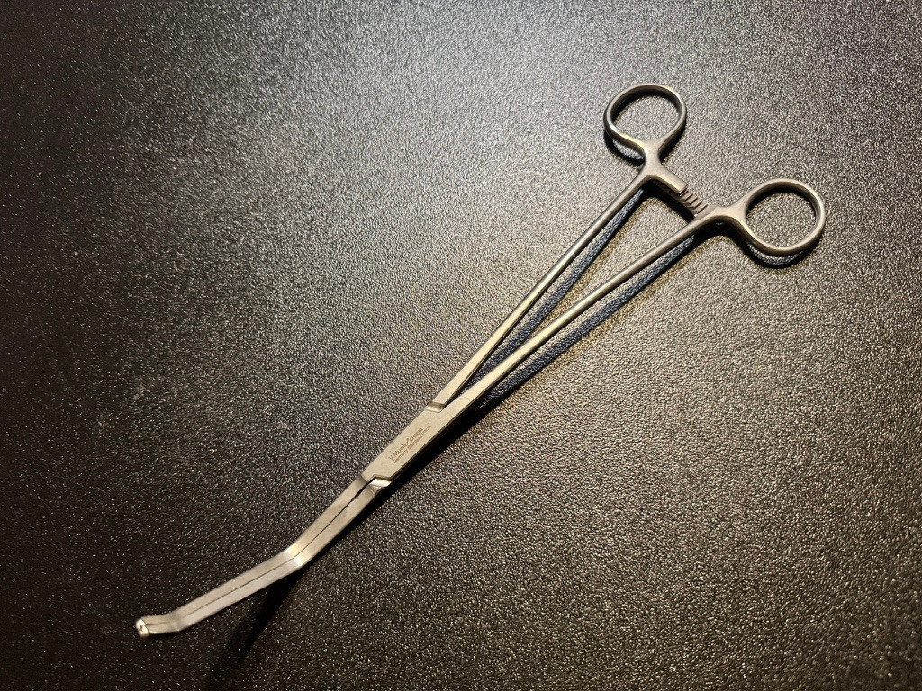 Photo of V. Mueller CH6654 Cooley Partial Occlusion Clamp, 10.75"