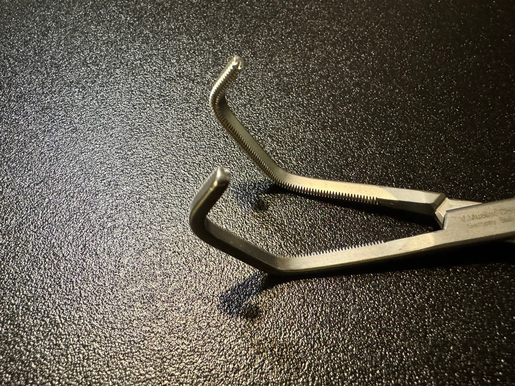 Jaw photo of V. Mueller CH6422 Auricular Appendage Clamp, 10"