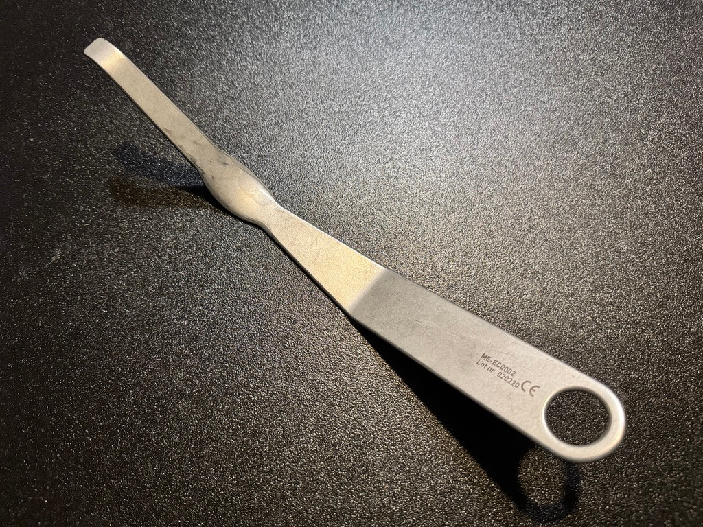 Handle photo of MedEnvision ME-EC0002 Blunt Prong Hohmann Retractor #2