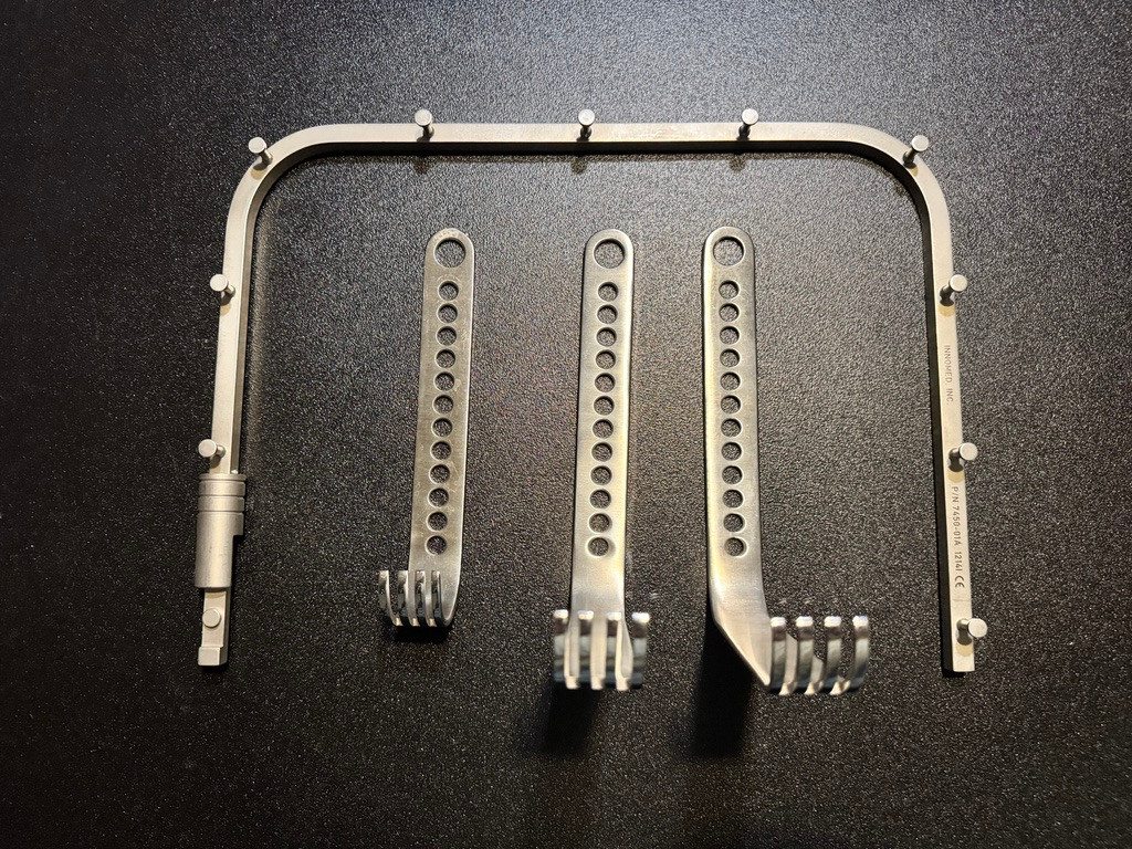 Front photo of Innomed 7450-01A Self-Retaining Hip Surgery Retractor Set
