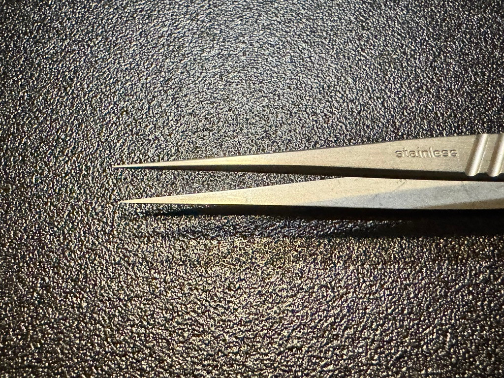 Tips photo of S&T JF-3-18NM Non-Magnetic Micro Forceps, 0.3mm Tips, 7"