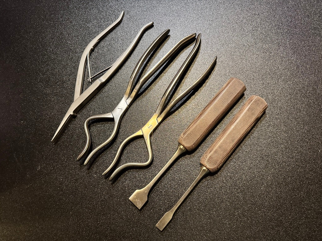 Splitting osteotome photo of W. Lorenz 01-0110S Large Maxillofacial & Oral Instrument Set