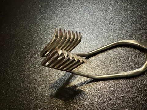 Prong photos of V. Mueller NL960 Miskimon Cerebellar Retractor