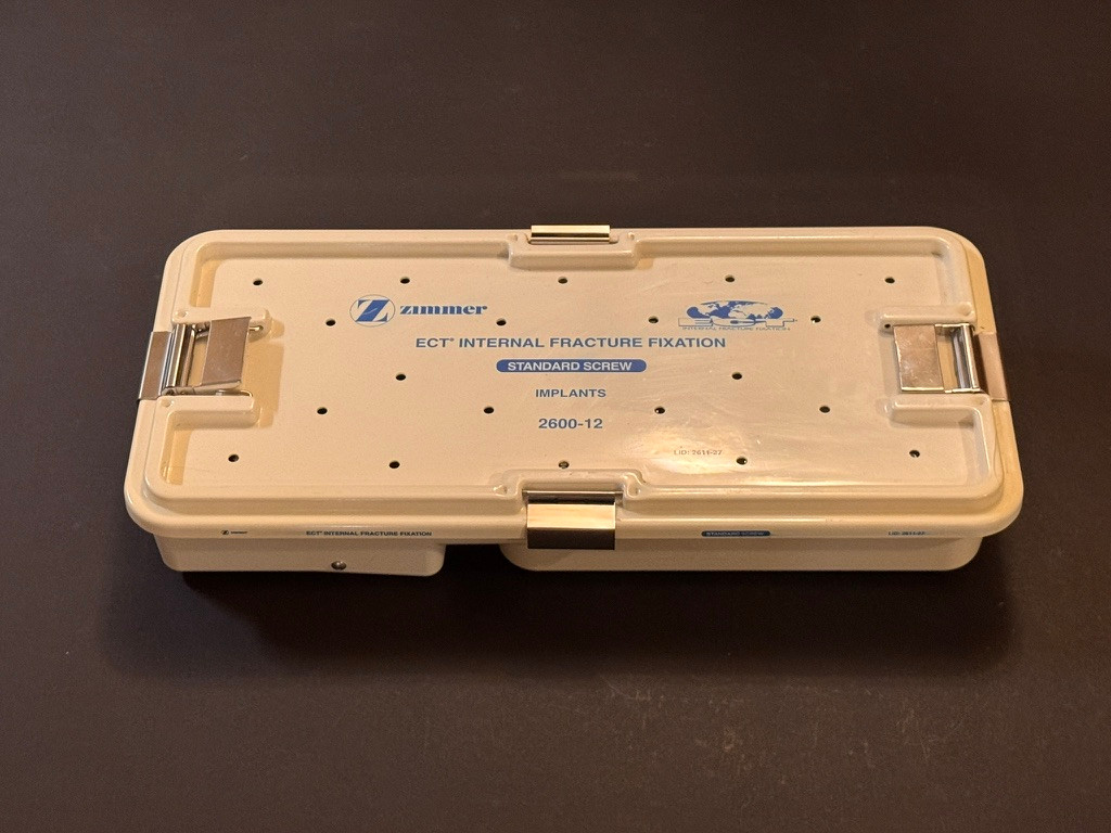 Case photo of Zimmer 2600-12 ECT Internal Fracture Fixation Standard Screw Set