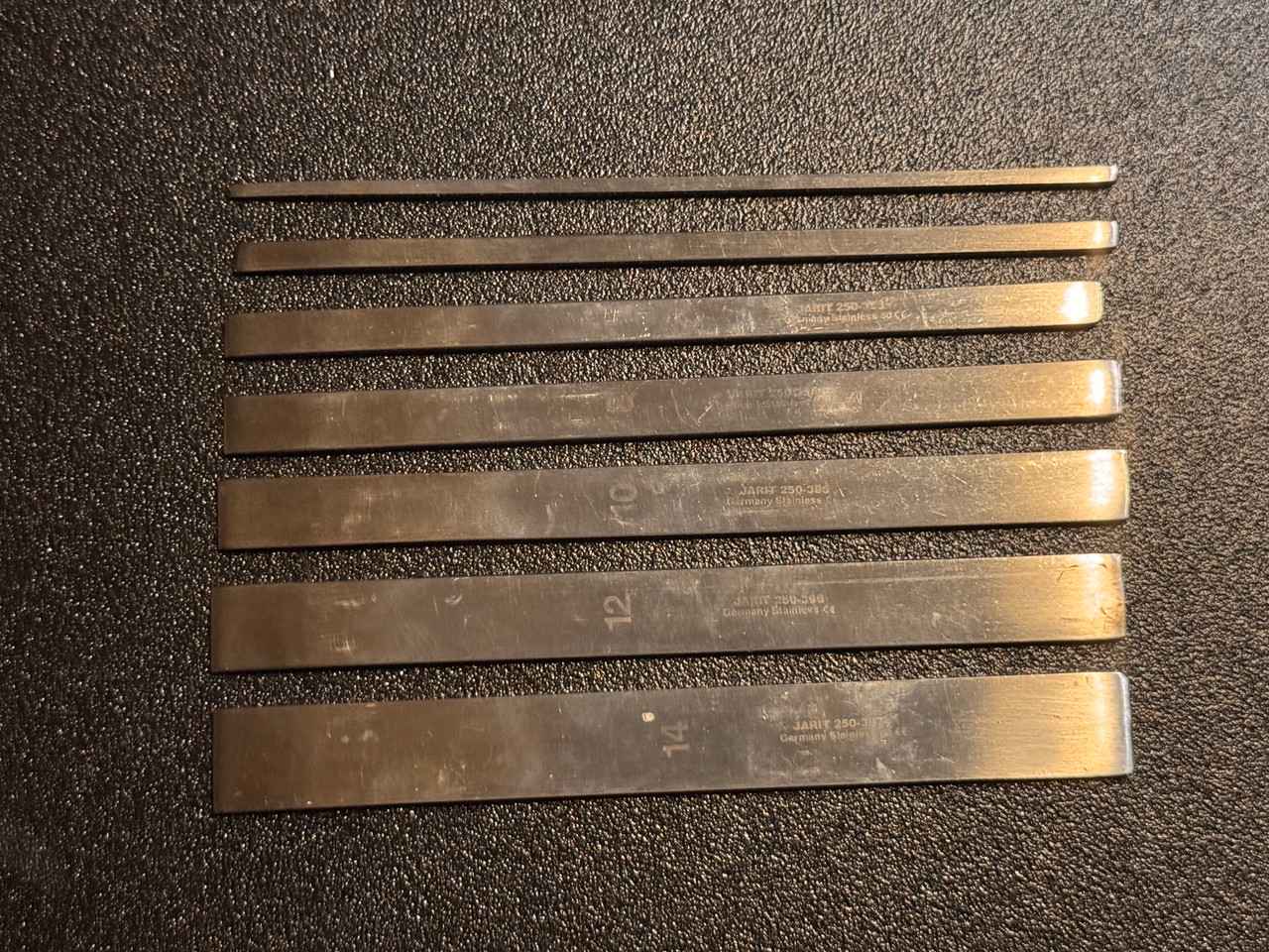 Side photo of Jarit 250-390 Lambotte Mini Osteotome Set