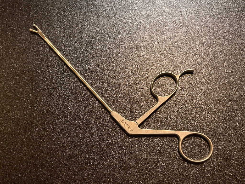 Arthrex AR-13600NR Arthroscopic Alligator Hook Tip Grasper