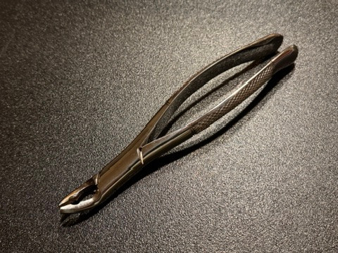 Photo of Karl Schumacher 151AB Upper Universal Forceps AB Pattern