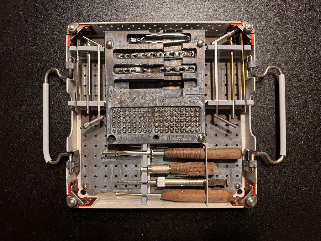 Implant photo of Synthes 105.459 Wrist Fusion and Self Tapping Implant Set