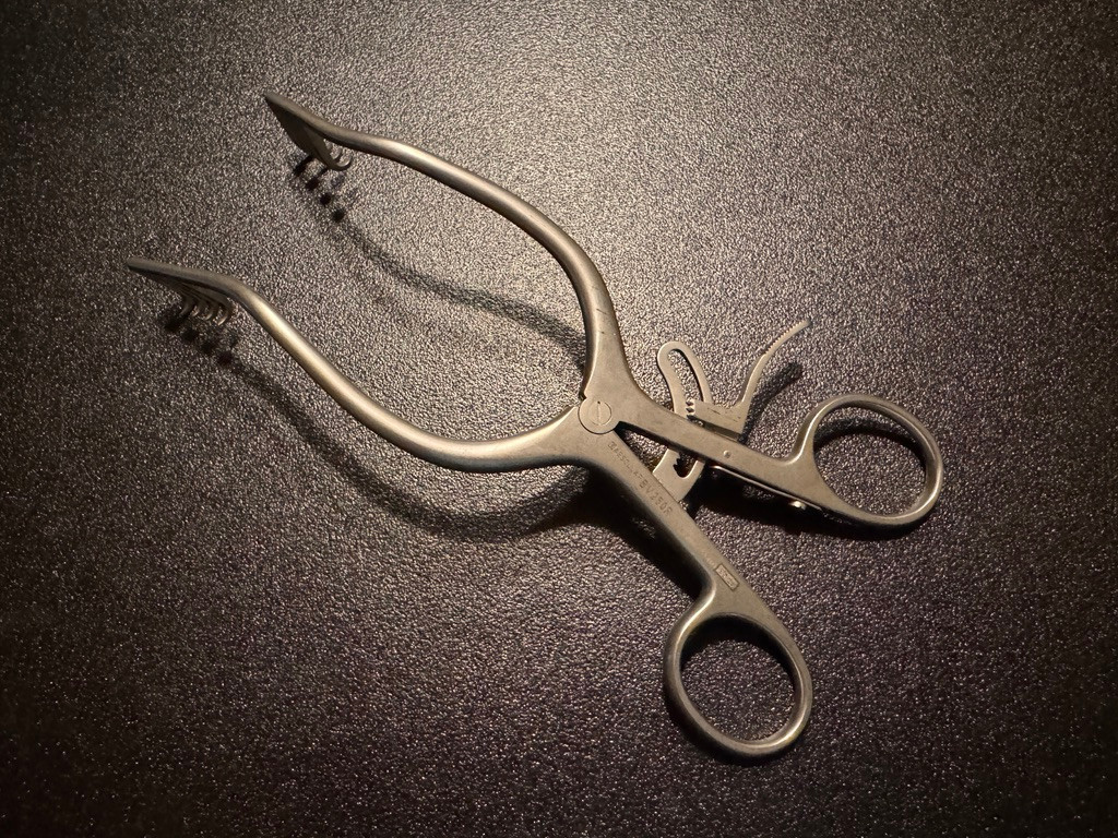 Back photo of Aesculap BV250R Anderson-Adson Retractor