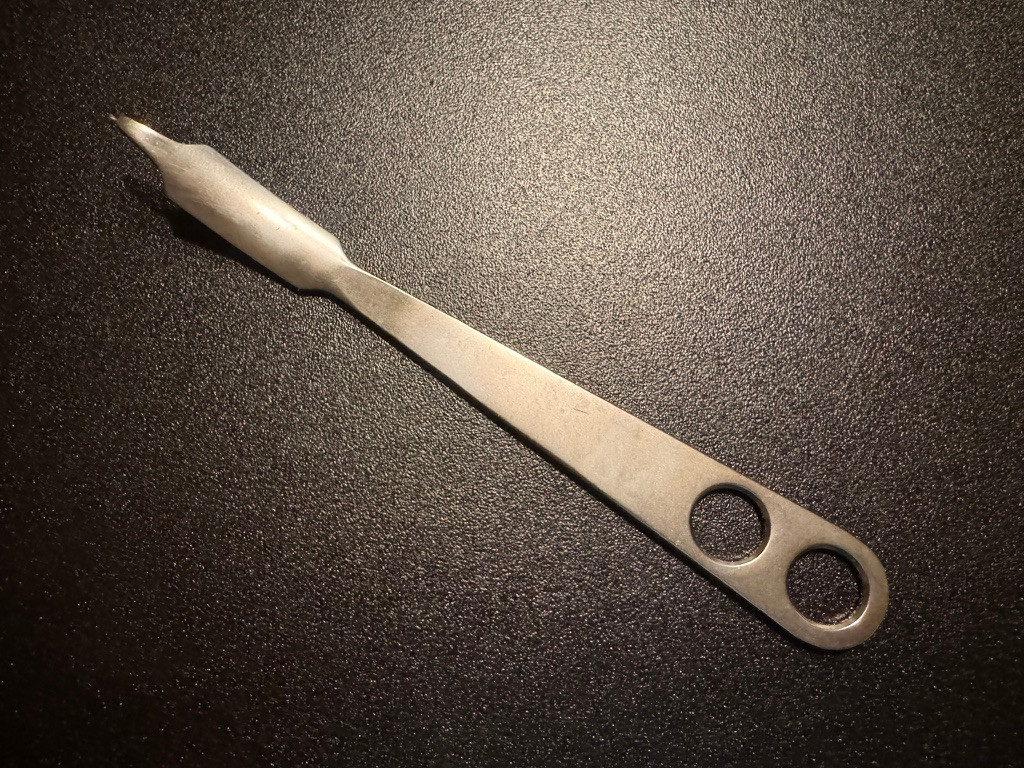 Handle photo of Synthes 399.21 Hohmann Retractor, Short Narrow Tip, 18mm