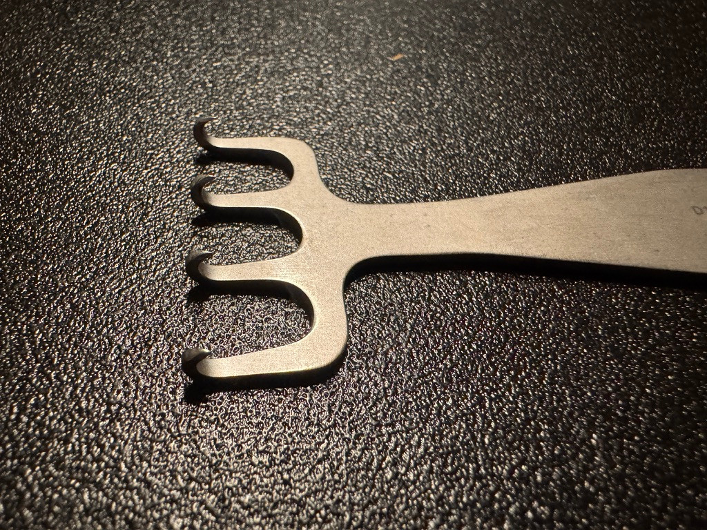 Prong photo of Snowden-Pencer 88-1092 Maxwell Flap Retractor, 1.5" X 4"