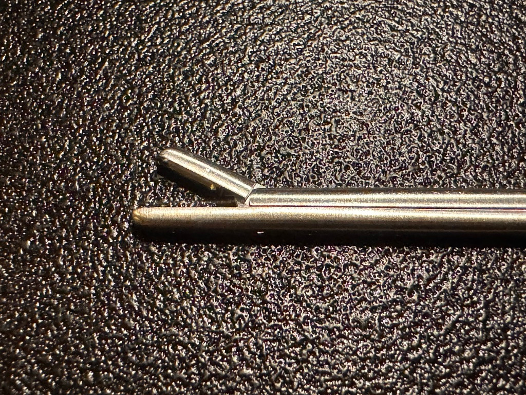 Jaw photo of Aesculap MF055R Micro Decker Rongeur, STR, 2mm X 6mm