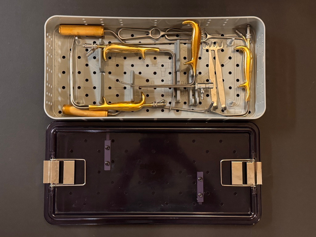 Photo of ASSI Fiber Optic Breast Retractor Instrument Set