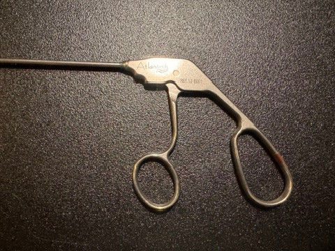 Handle photo of ArthroCare Atlantech 12-8001 Arthroscopic Hammerhead Rotary Punch, Right, 2.2mm