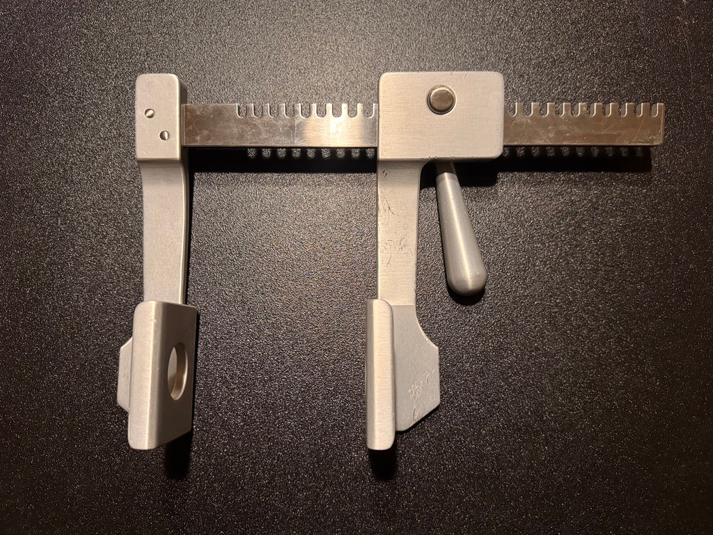 Photo of V. Mueller CH1216 Aluminum Finochietto Rib Spreader