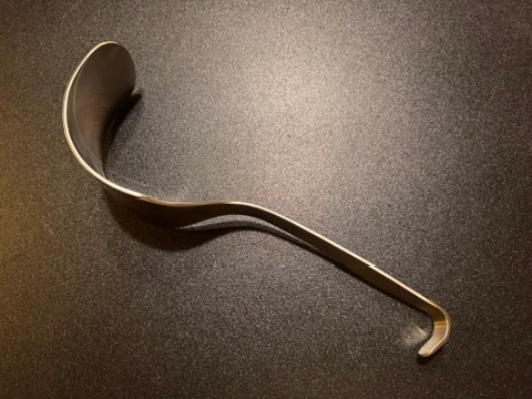 Side photo of V. Mueller SU3308 Deaver Retractor 3" X 11.75"