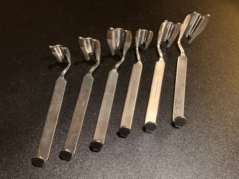 Blade photo of Aesculap Davis & McIvor Gag Frame and Ring Blade Set