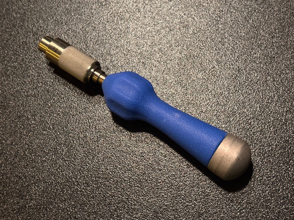Handle photo of Stryker 49510107 Evolve Triad Quick Connect AO Handle