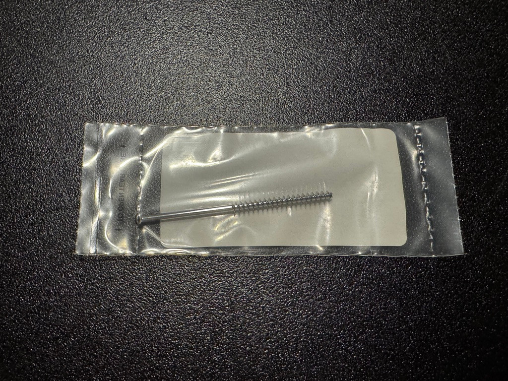 Screw photo of Synthes 207.772 4.0mm Cannulated Screw, Long-Thread, 72mm