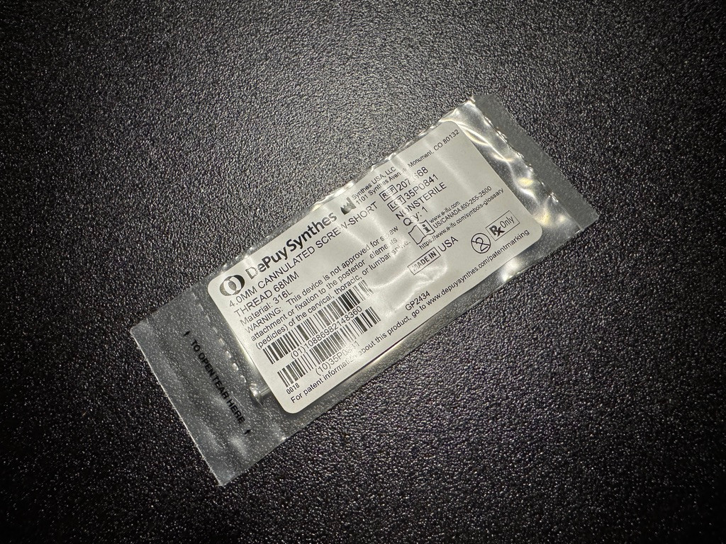 Photo of Synthes 207.668 4.0mm Cannulated Screw, Short-Thread, 68mm
