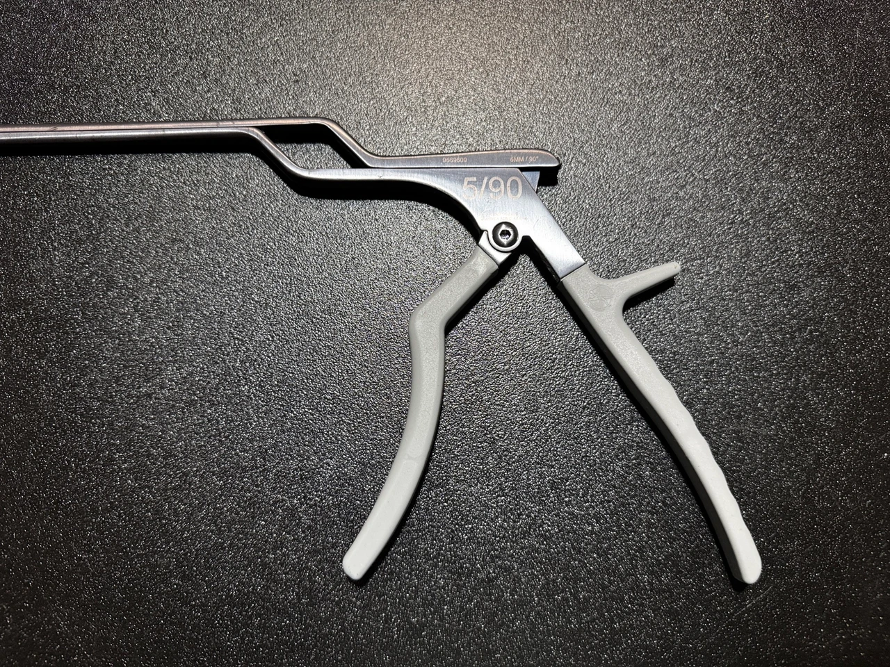 Handle photo of Medtronic 9569609 METRx Bayonet Kerrison Rongeur, 90°, 5mm