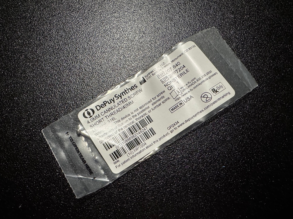 Photo of Synthes 207.640 4.0mm Cannulated Screw, Short-Thread, 40mm