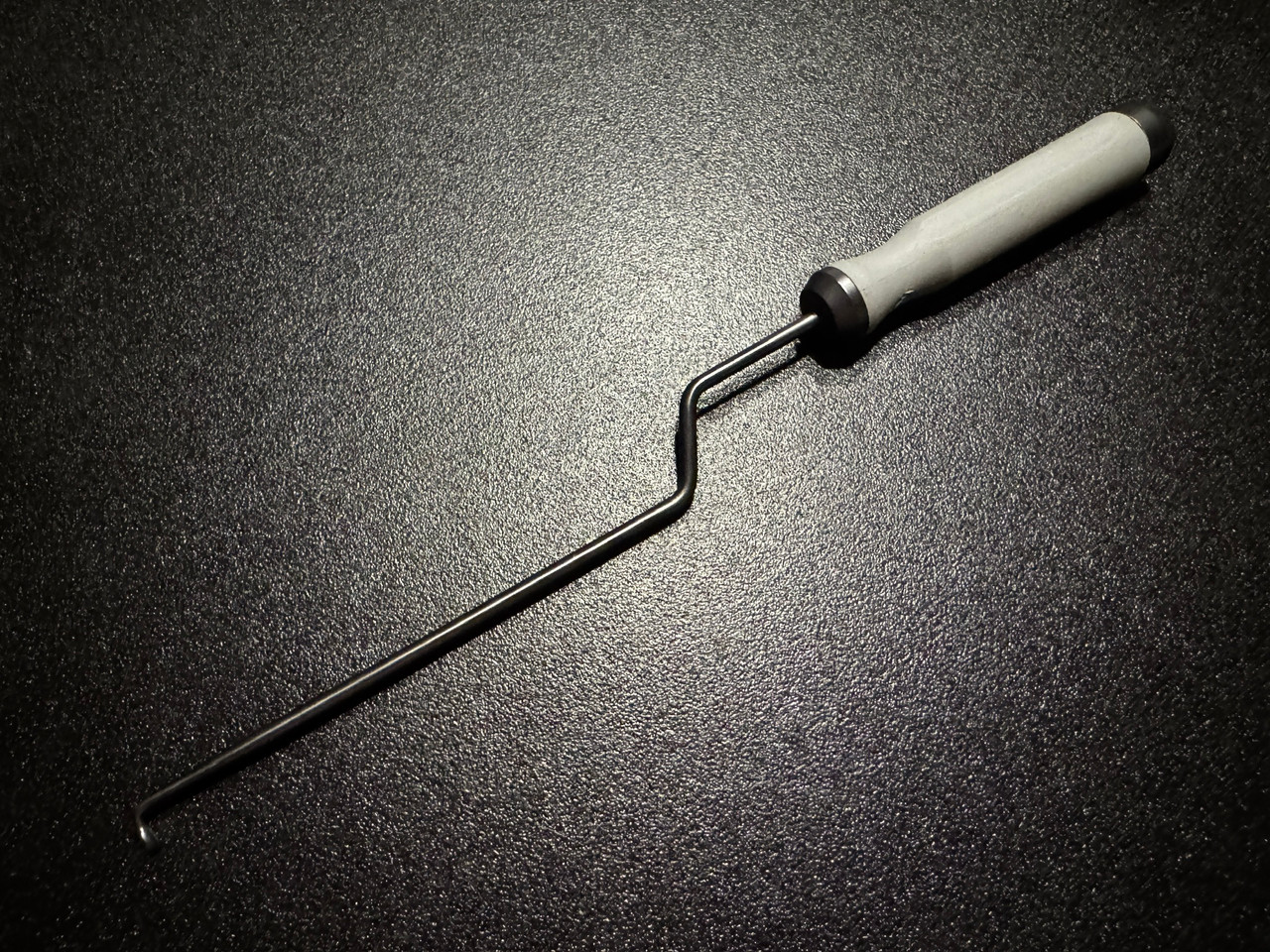 Photo of Medtronic 9569629 METRx II Bayoneted Reverse ANG Curette, 3.6mm