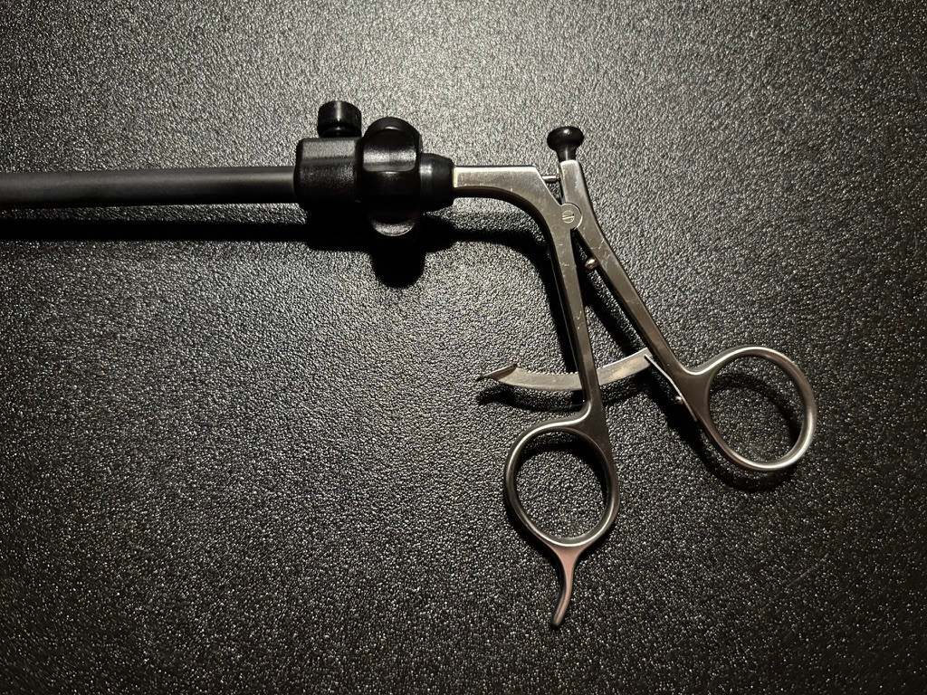 Handle photo of Stryker 250-080-250 Laparoscopic Paddle Babcock, 10mm X 33cm