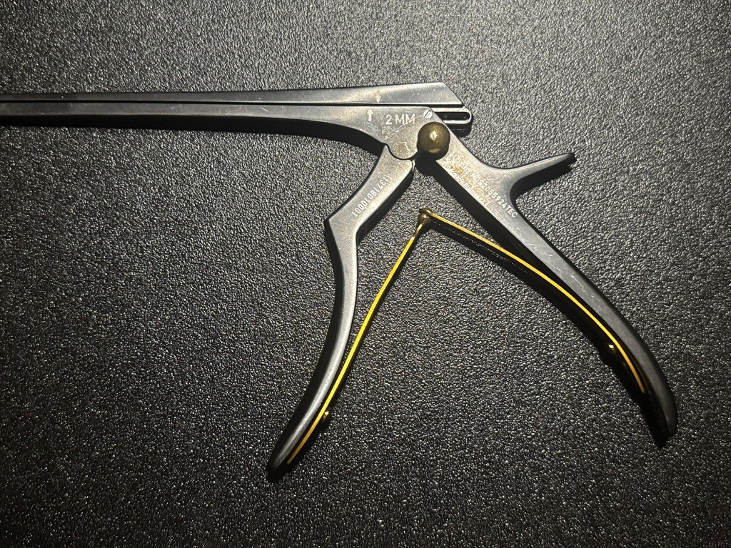 Handle photo of Konig MDS2055924TEC Detachable Kerrison Rongeur, 40°, 2mm, 9"