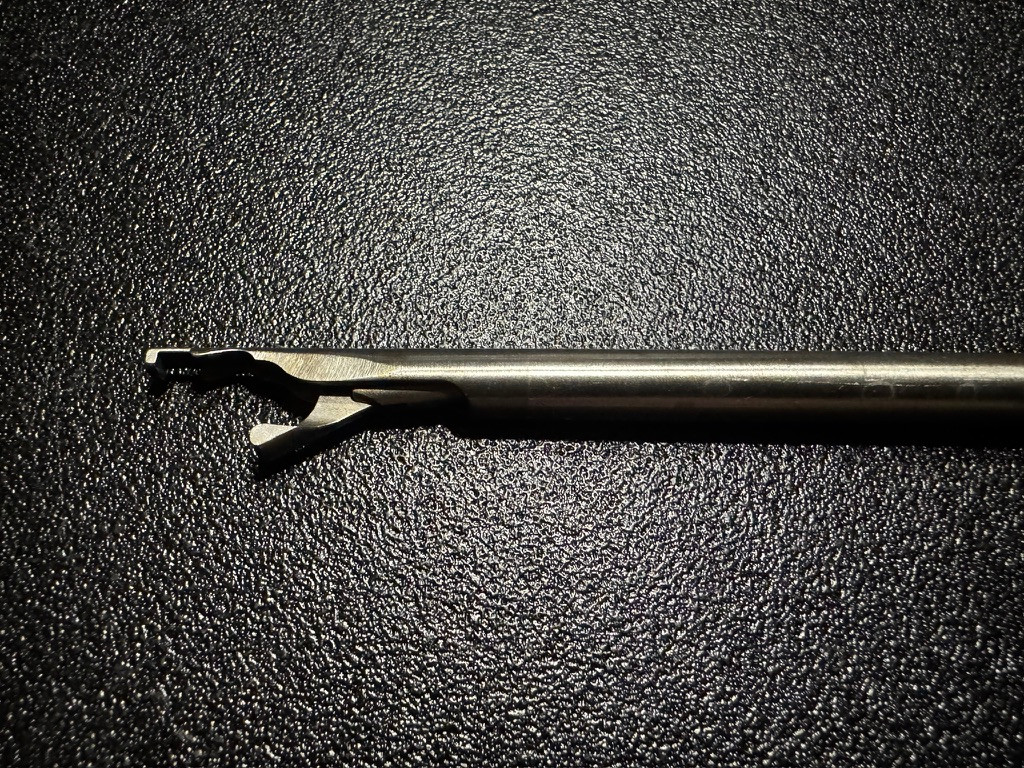 Jaw photo of Femcare D73546 Filshie Dual Incision Clip Applier, 7mm