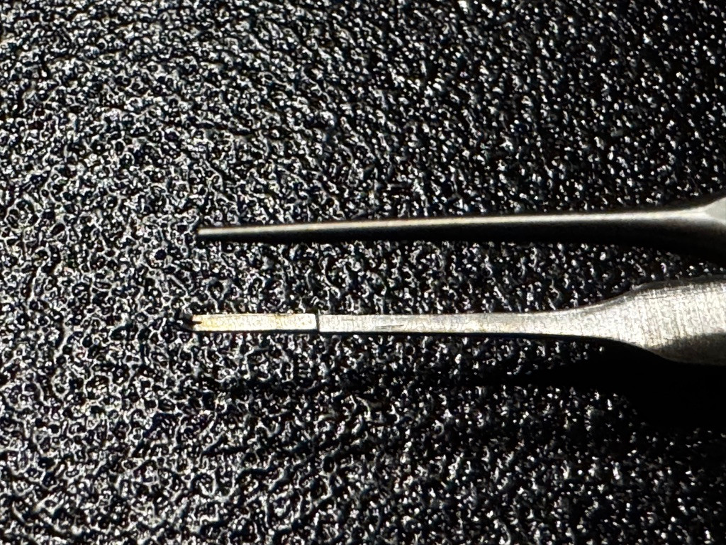 Jaw photo of V. Mueller OP3302 Castroviejo Corneoscleral Suture Forceps 0.5mm