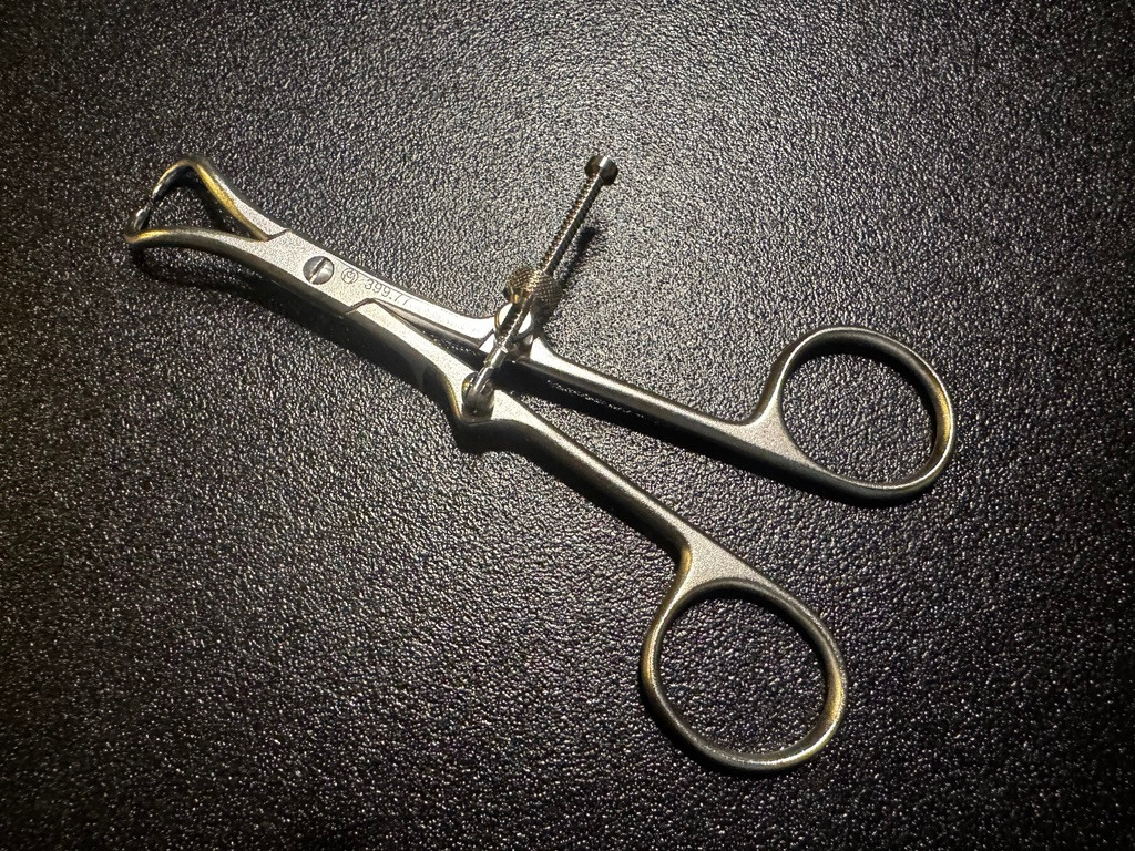 Handle photo of Synthes 399.77 Reduction Forceps with Points, Speed Lock, 130mm