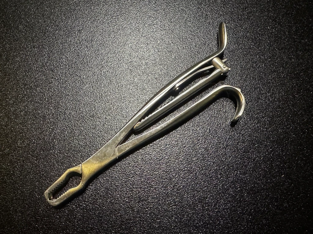 Photo of V. Mueller OS910-008 KERN Bone Holdimg Forceps, 5.5"